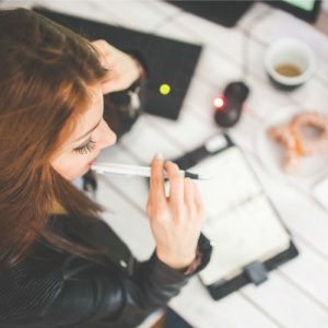 woman-hand-desk-office